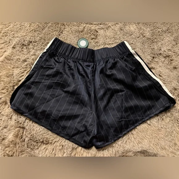 Adidas x Sporty&Rich - Picture 3 of 5